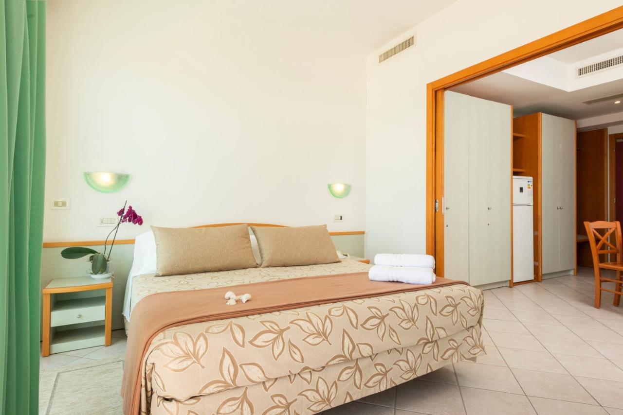 Hotel Residence Imperial Misano Adriatico Exterior foto