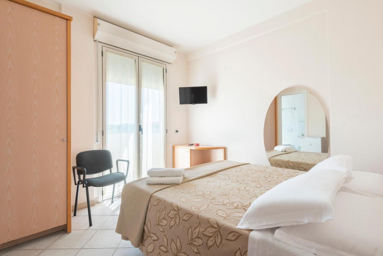 Hotel Residence Imperial Misano Adriatico Exterior foto