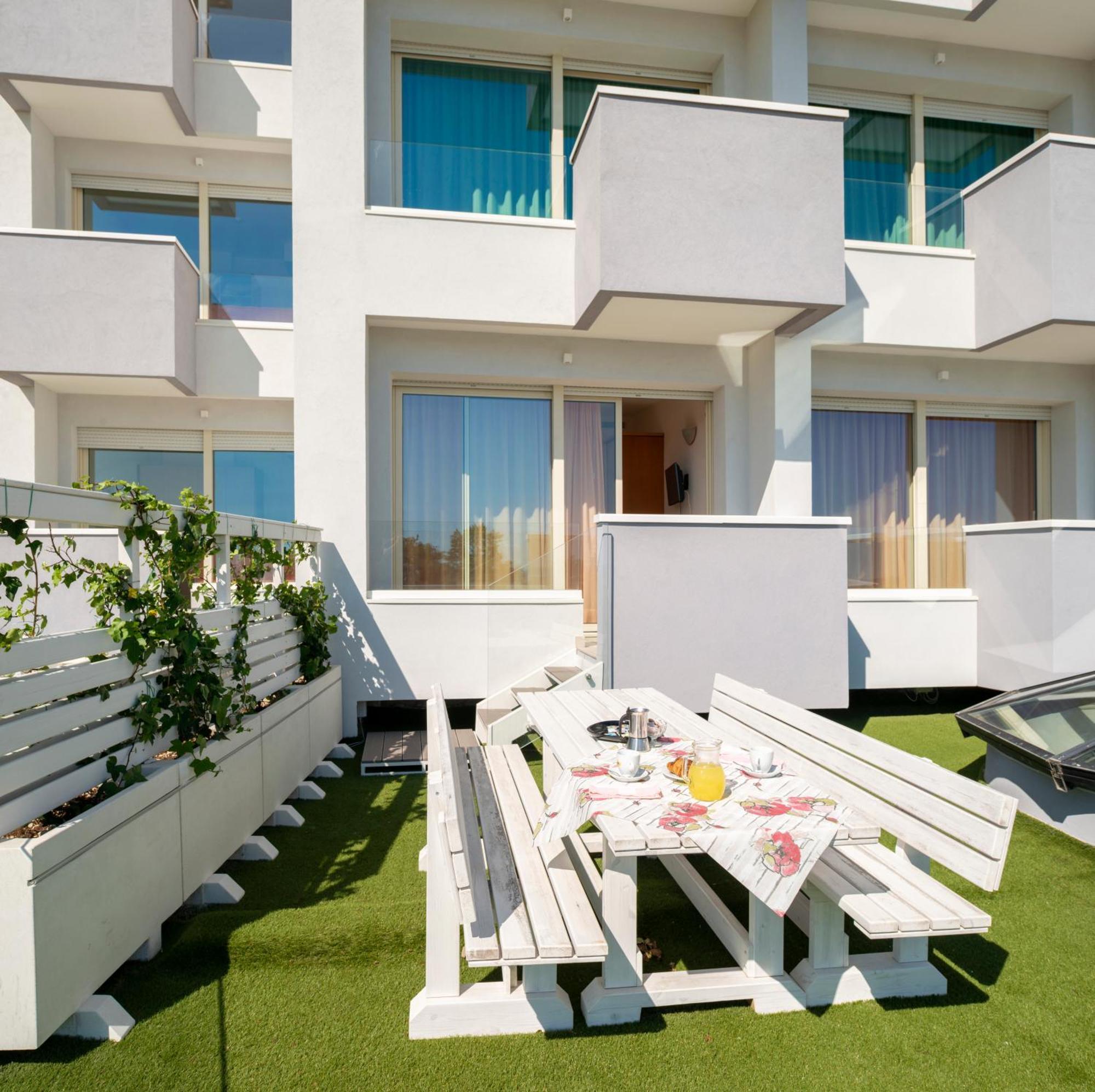 Hotel Residence Imperial Misano Adriatico Exterior foto
